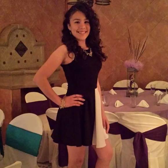 Meet your Posher, Nicole - Picture 1 of 1